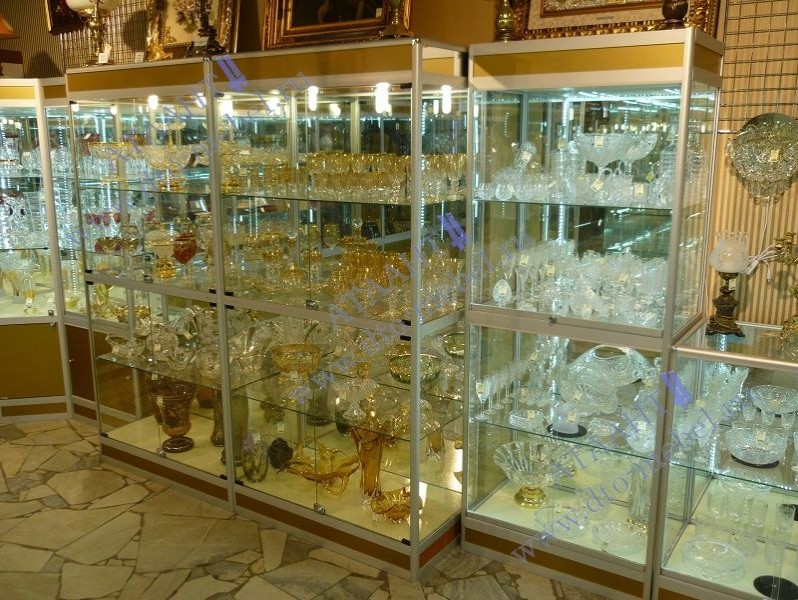 Витрины и островные модули для магазинов посуды и товаров для дома