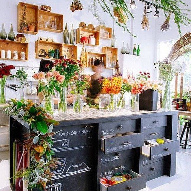 Торговая мебель для цветочного магазина